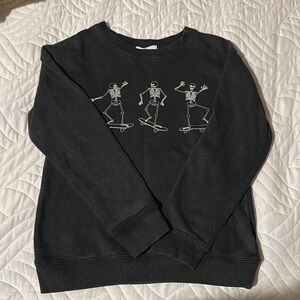 🚨DONATING 8/19 🫶EUC Tilly’s Full Tilt sweatshirt